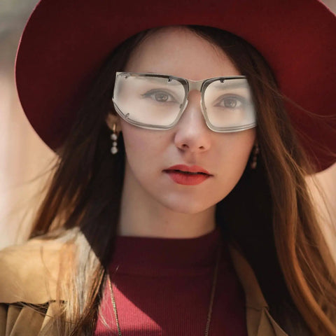 Woman wearing Metal Frame Retro Hollow Sunglasses For Women, Silver Frame Outdoor Eyewear Dope For Beach Parties And Workouts