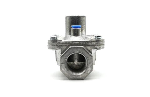 Front view of Universal Propane Pressure Regulator For Gas Grills Heaters Ovens And Welding Equipment With 1/2-14NPT Inlet And Outlet