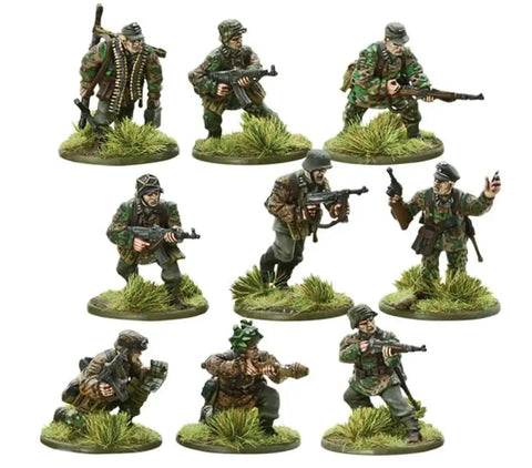 30 Piece Mid To Late War Waffen-SS Grenadiers Plastic Miniatures For Bolt Action WW2 Tabletop War Gamers with varied poses