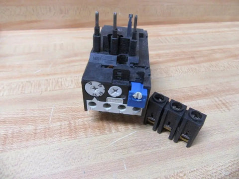 Single overload relay T25DU32 24-32 A 3-pole thermal motor protector Class 10 manual or automatic reset with screw terminals