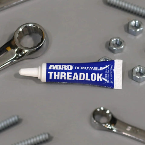 Medium Strength Thread Locker Blue Removable Sealant For Metal Fasteners Temperature Resistant with tools and bolts