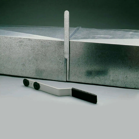 Offset Duct Stretcher For One Hand Drive Cleat Install, DS2 Style tool showing adjustable wheel and handle near duct work