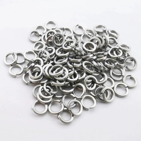 Pile of silver M4 split lock washers, 120 pcs, 304 stainless steel (18-8)
