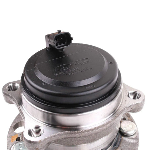 Close-up of Rear Wheel Hub 52750 C5000 For Kia Sorento 2016 2020 OEM Quality Direct Fit Replacement Hub Assembly