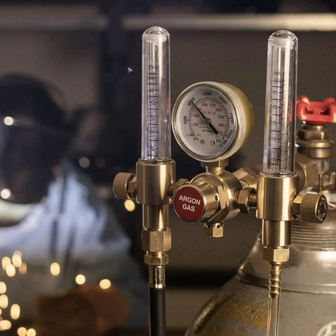 Dual Output Argon Regulator Flow Meter for MIG/TIG Welding, showing 0-4500 PSI gauge and brass body.