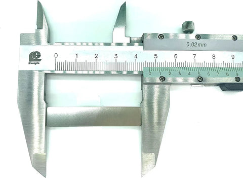 Vernier caliper in stainless steel with metric scale; Guanglu logo visible on ruler