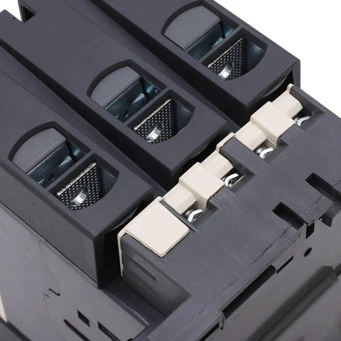 Three Pole AC Contactor 150 Amp With All The Right Accessories For Quick Circuit Connection And Safe Disconnection 110V Heavy Duty
