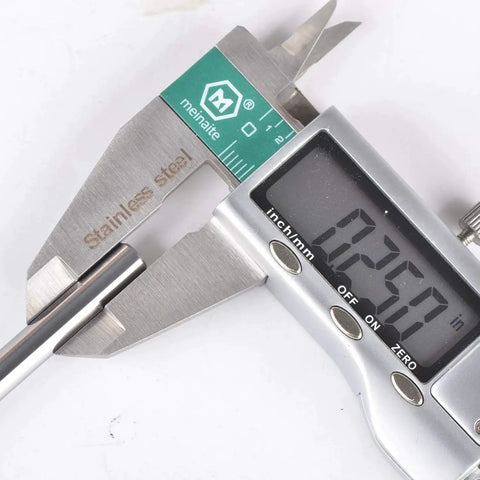 Digital caliper measuring Aluminum CNC End Mill Quarter Inch Shank Three Flute Upcut Router Bit Cutting Diameter