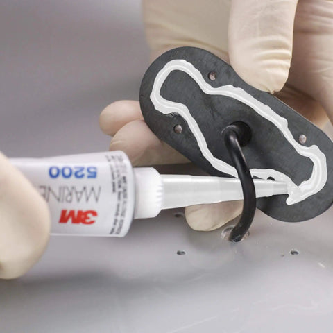 Applying Adhesive Sealant 5200 Fast Cure for Boats & RVs, Permanent Waterproof Polyurethane Bonding, white sealant on metal part