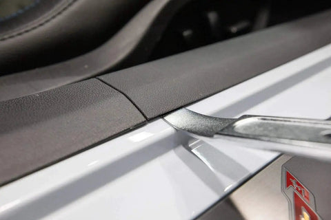 Sheet Metal Skin Wedge Pry Bar Tool For Door Panel And Trim Removal 4140 Steel Drop Forged And Heat Treated in use on car door trim