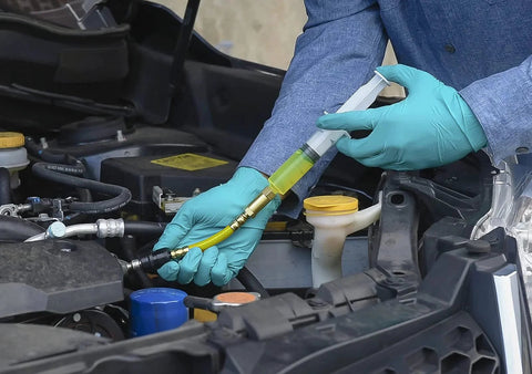 Car Leak Detection Kit For AC And Auto Fluids With Oil Based Dye, UV Light, Injector Syringe, R134A Hose Coupler, 1oz Dye, Made In USA For Fast Accurate Leak Spotting