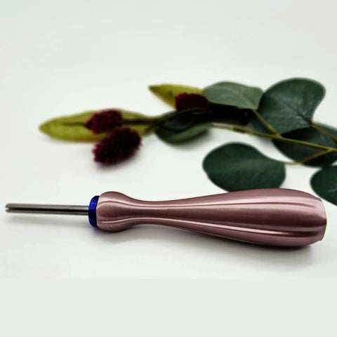 Quilling Bead Roller Tool Set With Slotted Winding Pins In Three Sizes Pink pearl silk handle with stainless pin