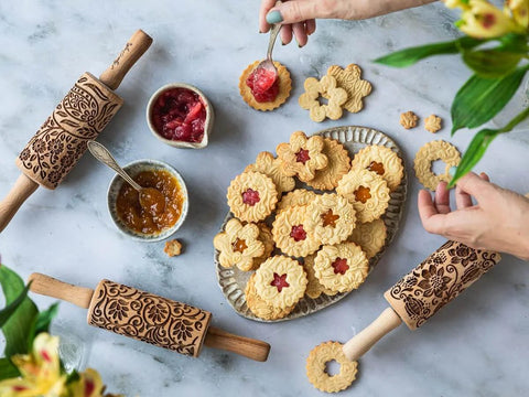Spring Flowers Embossing Rolling Pin With 16 Floral Squares For Dough And Clay, Deep Pattern Beech Wood Roller for cookies