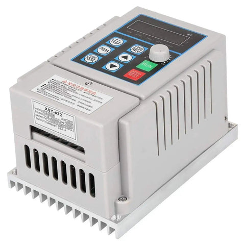 Versatile Variable Frequency Drive For 0.45KW Single Phase Motors 220V 2.5A VFD Speed Controller with display and control buttons front view