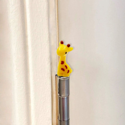 Mini Giraffe Door Hinge Heads Set Of 3 Magnetic Door Decor Toppers For Metal Surfaces Quirky Cottage Style Cute Animal Ornaments
