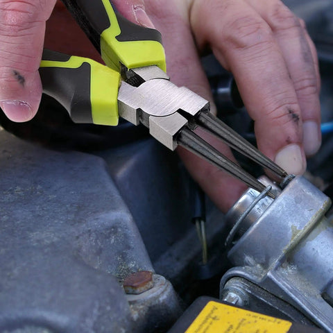 Using 4-Piece 7-Inch Snap Ring Pliers Kit Pro Grade Internal And External Circlip Pliers Set to remove retaining ring