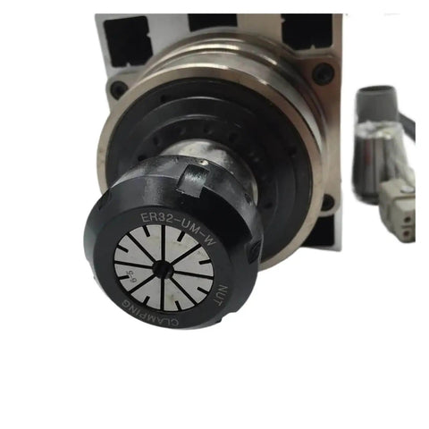 Close-up of High Power 380V 7.5KW 10HP Air Cooled Square Spindle Motor With Four Bearings And 7.5KW VFD Inverter ER32 Chuck Kit