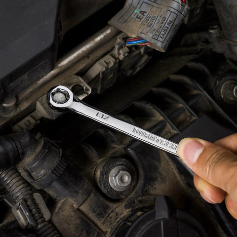 Using Four Piece E Torx Wrench Set With Double Box End Wrenches In Chrome Vanadium Steel on automotive engine for Torx fasteners