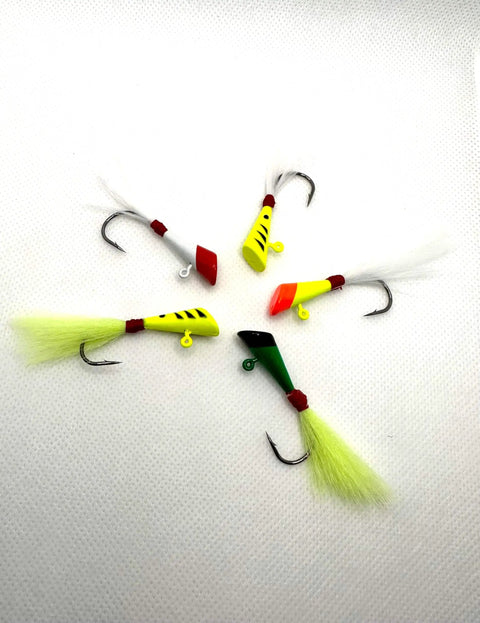 Assorted Darts Fishing Lures Kit with 1/4 Oz Bucktail Jigs, 25 Pack in 5 Colors, bright painted lures on white background