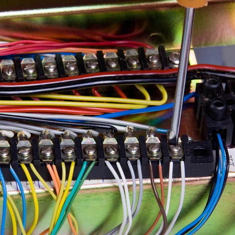 Heavy Duty 4 Position Dual Row Barrier Block Terminal Strip 600V 100A 8 Terminals For 10 To 22 Mm2 Wires With Removable Cover