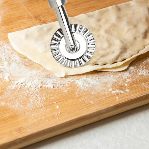 2 Piece Zinc Alloy Crinkle Cutter Set With Long Wooden Handle For Pizza Wheel And Ravioli Press Perfect For Making Pasta Noodles