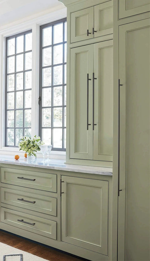 Kitchen cabinets with Oil Rubbed Bronze Cabinet Knob 1-15/16 Inch Length, Contemporary Drawer Knob for Cabinets and Furniture installed.