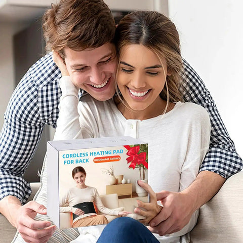 Couple holding box of Cordless Back Heating Pad With 3 Heat Levels And 3 Vibration Modes, 10000mAh Portable Massager For Lower Back Pain Relief