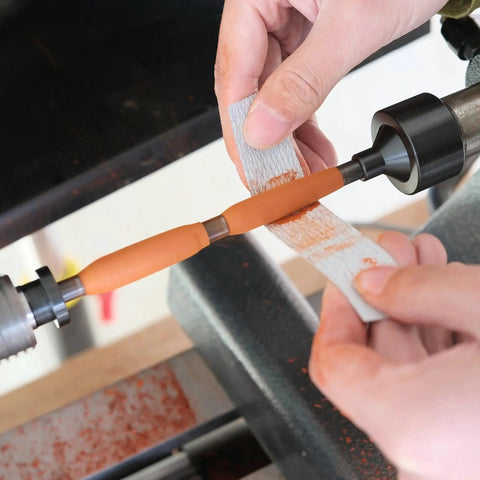 MT2 Pen Mandrel Kit in use on lathe, showcasing woodturning with 5 bushings and aligning for precise pen making.