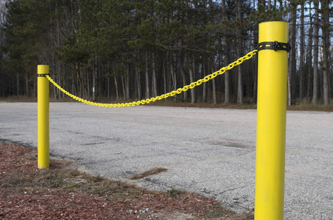Plastic Barrier Chain In Bright Yellow With 2 Inch Link Diameter And 25 Foot Length Made From High Density Polyethylene UV Resistant installed outdoors
