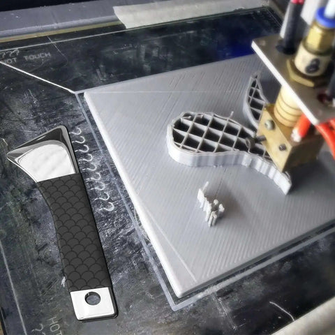 3D printer setup with upgraded stainless steel 3D printer removal spatula with comfortable grip, ideal for safe model stripping.