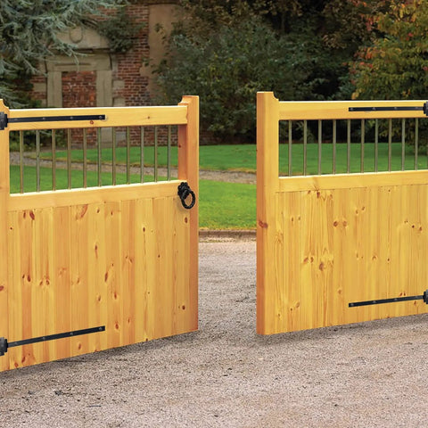 Wooden gates with 18-Inch Matte Black Barn Door Hinges, Heavy Duty 4mm Thick Iron Gate Hinges, installed with black coated screws