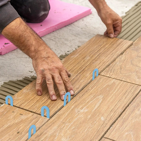 Color Coded Plastic Horseshoe Shims For Leveling Tiles And Windows 600 Pieces used in wood tile installation