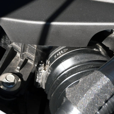 Installed 316L Stainless Steel Worm Gear Hose Clamp Pack Of 10 0.87 To 1.18 Inches Non Perforated in automotive engine