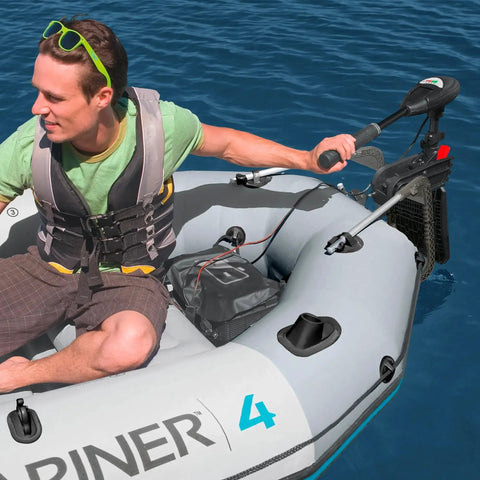 Man using Easy Attach No Fuss Quick Setup Heavy Duty Motor Mount Kit With Marine Plywood And Aluminum Arms on Mariner 4 boat