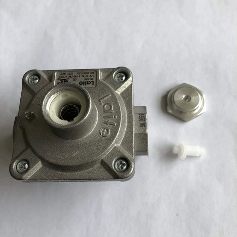 Natural Gas Grill Regulator With Half Inch In And Out NPT Threads, low pressure, metal body, top view with fittings