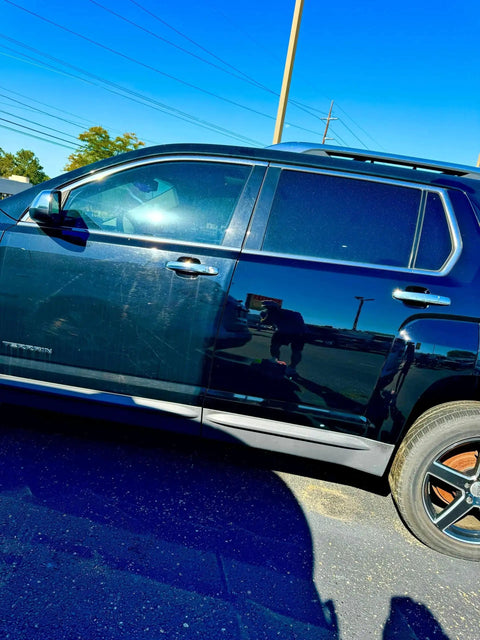 Side view of SUV with High Gloss Hand Applied Clear Coat For Vehicles Self Leveling Shine Headlights