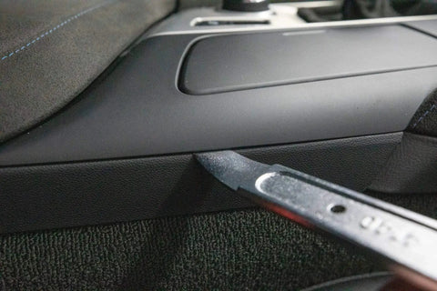 Sheet Metal Skin Wedge Pry Bar Tool For Door Panel And Trim Removal 4140 Steel Drop Forged And Heat Treated used on car interior