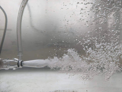 Venturi Nozzle For Aquarium Aeration And Oxygenation releasing bubbles underwater, showcasing quiet operation and efficient mixing.