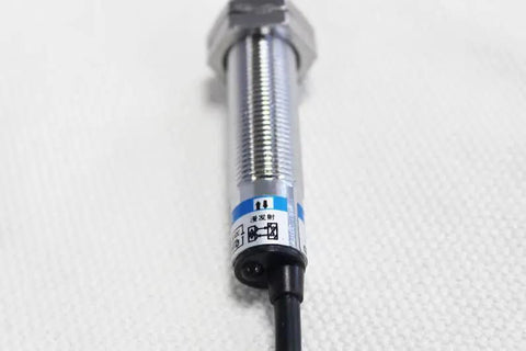 Diffuse Reflection Photoelectric Switch Sensor E3F1DS5C4 NPN NO 18mm Diameter With 5cm Sensing Range
