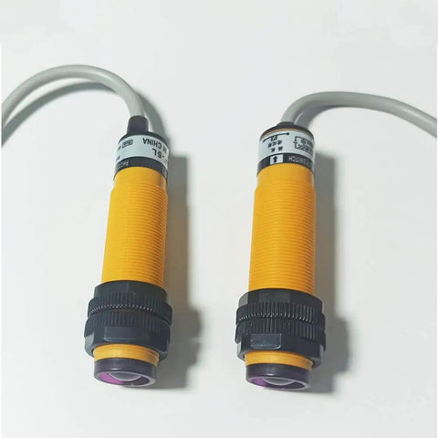 M18 Photoelectric Sensor Switch Proximity NPN NC Through-Beam DC 6-36V with Infrared 660nm, 5M Range and 1.2m Cable, pair view
