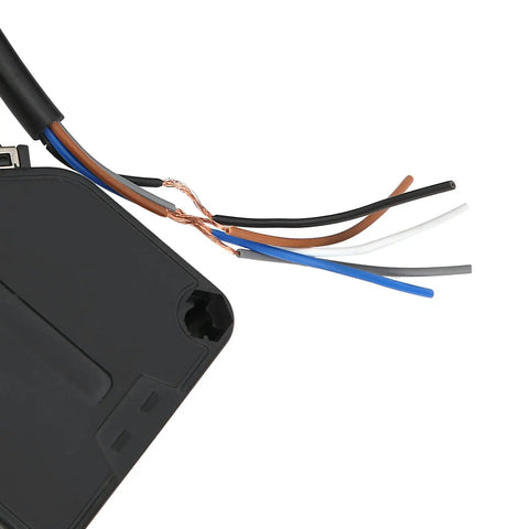Photoelectric Sensor Switch 24-240V AC/DC With 5 Meter Detection Beam wiring close-up