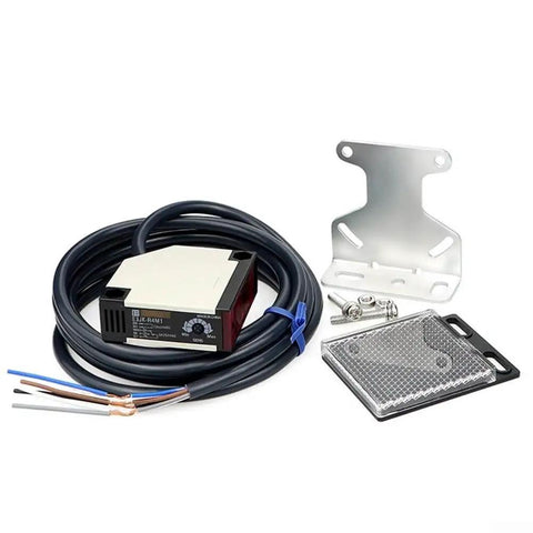 Reflector Photoelectric Sensor Switch With Infrared Beam Detection, 4 Meter Sensing Range, NO And NC Relay Output components display