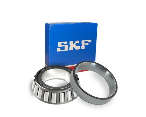 Experience smooth, durable performance with this high precision tapered roller bearing, SKF 33118, 90x150x45mm, front view.