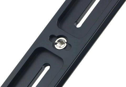 Close-up of PU350 350mm universal long quick release plate with dual dovetail slide rail and D ring screw for two cameras or flash setup.