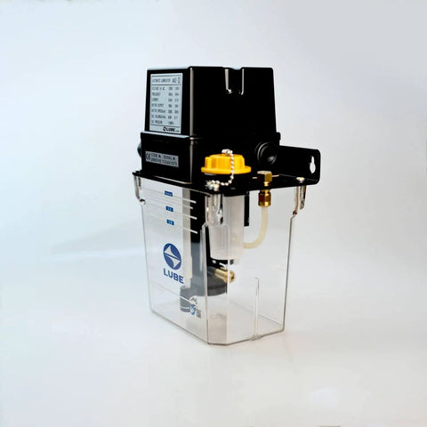 AMZ-III 200V Automatic Intermittent Gear Pump Lubrication System with 1.8L oil reservoir for industrial use, lightweight and compact.