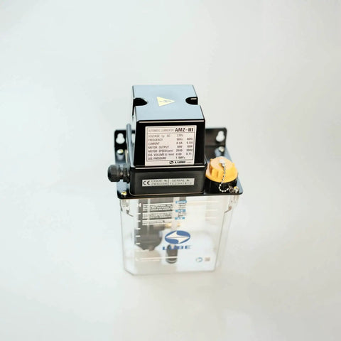 Front view of Automatic Intermittent Gear Pump Lubrication System For Industrial Machinery 1.8L Oil Reservoir 220V AMZ III 285036