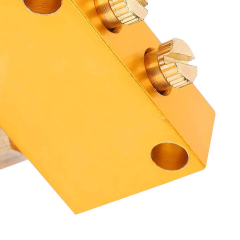 Close-up of Rugged Brass Oil Distributor Valve for CNC Machines, showing TK Type Adjustable Lubrication System with Piston Separator Divider