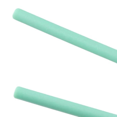 Close-up of green PP handles from Foam Tip Cleaning Swabs 200 Pack 2.75 Inch Lint Free For Inkjet Printers Printheads And Delicate Electronics.