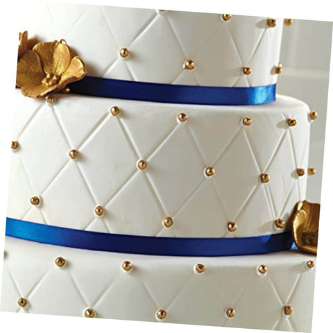 Close-up of cake with grid pattern fondant using 8 Piece Flexible Silicone Cake Mold Set With Grid Pattern For Fondant Impressions