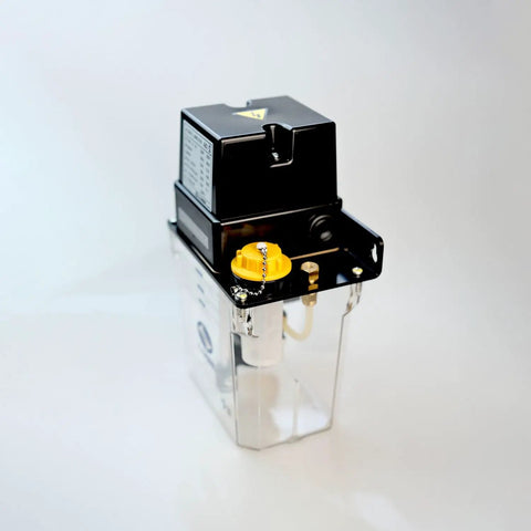 AMZ-III 200V Automatic Intermittent Gear Pump Lubrication System with 1.8L oil reservoir, compact design, industrial use